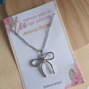 Colar de Laço. super girly e fofo prata